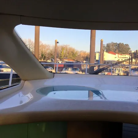 בית נופש Cozy With View In 12 M² And Terrace *