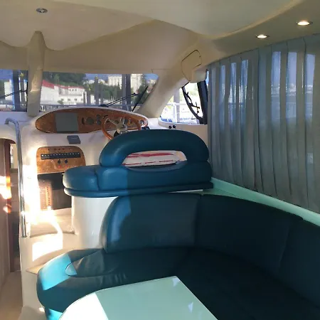 בית נופש Cozy With View In 12 M² And Terrace