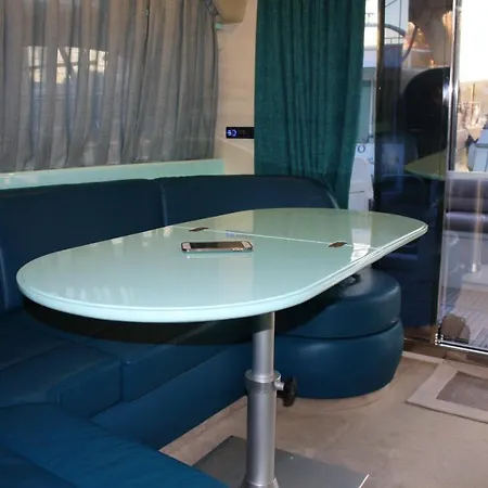 Cozy With View In 12 M² And Terrace * פורטו