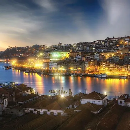 Cozy With View In 12 M² And Terrace بيت للعطل *