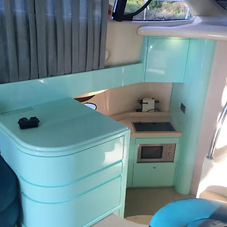 Cozy With View In 12 M² And Terrace بورتو