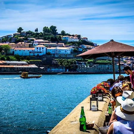 Cosy With View In 12 Sqm Parking Included Porto