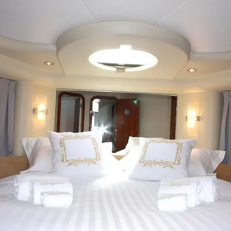 Cosy With View In 12 Sqm Parking Included