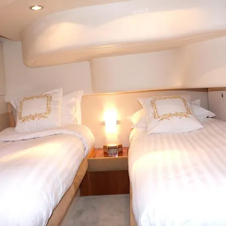 Cosy With View In 12 Sqm Parking Included Holiday home *